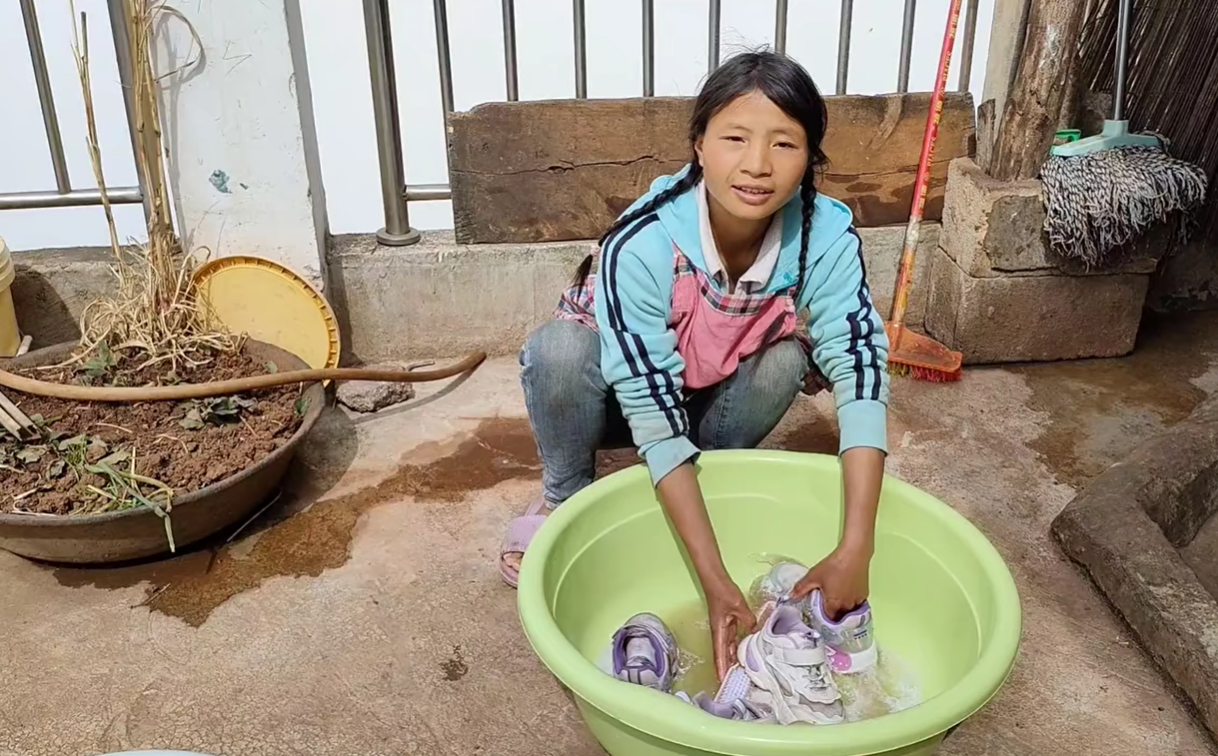 从靓丽少女到金年会体育app下载官网疲惫主妇，人生这出戏也太狗血了吧！(图17)